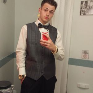 Meet your Posher, Jonathan